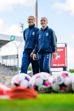 Fridolina Rolfö and Anna Sandberg of Sweden