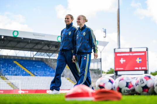 Fridolina Rolfö and Anna Sandberg of Sweden