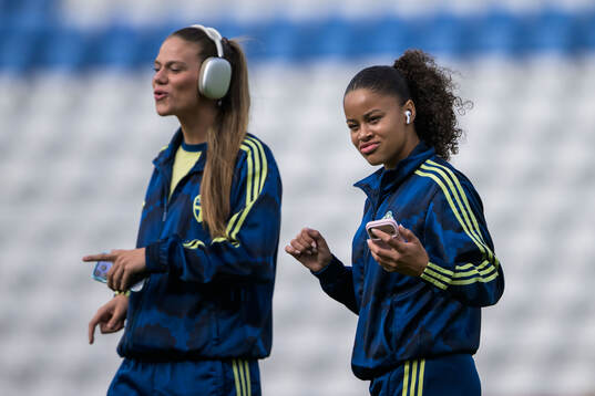Bella Andersson and Felicia Schröder of Sweden