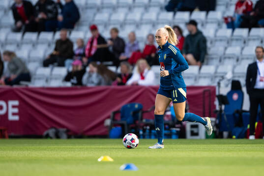 Stina Blackstenius of Sweden
