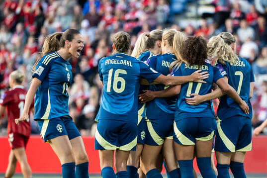 Johanna Rytting Kaneryd of Sweden celebrates with team mates