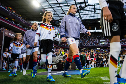 Julie Blakstad of Norway warms up