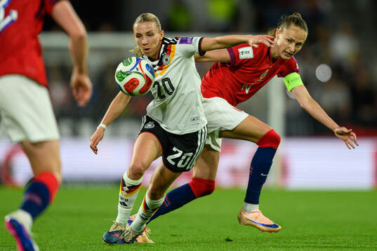 Elisa Senß of Germany and Caroline Graham Hansen of Norway
