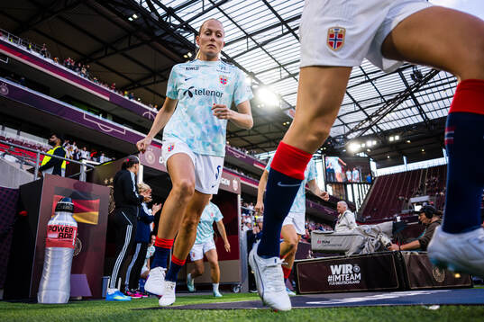 Guro Bergsvand of Norway warms up