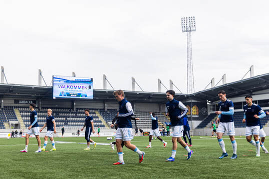 Gefles spelare värmer upp