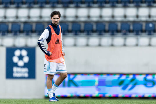 Gefles Lukas Vikgren värmer upp