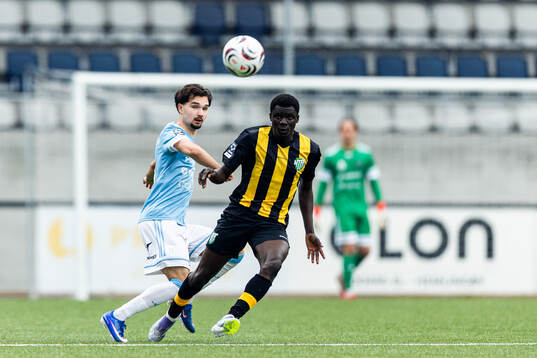 Gefles Lukas Vikgren och Hammarby TFFs Modou Lamin Darboe