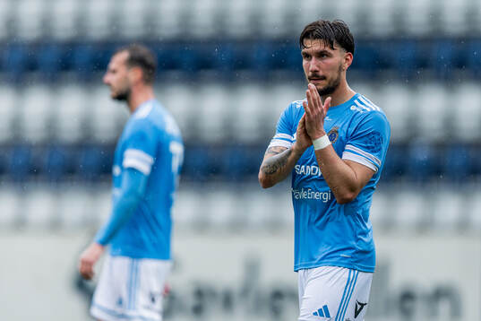 Gefles Alen Zahirovic tackar supportrarna