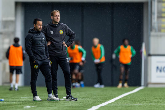 Hammarby TFFs tränare Daniel Erlandsson och assisterande