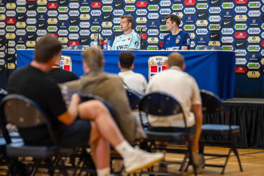 Alexander Sørloth and press officer Morten Morisbak