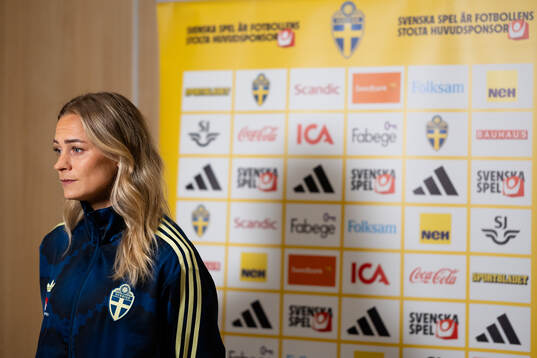 Fridolina Rolfö at a press event with the women's national