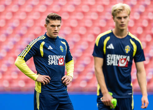 Viktor Gyökeres and Lucas Bergvall of the Swedish national