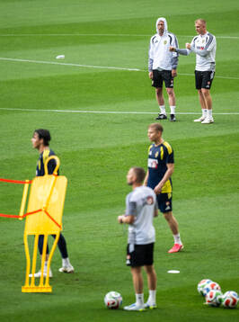 Head coach Graham Potter and goalkeeper coach Linus