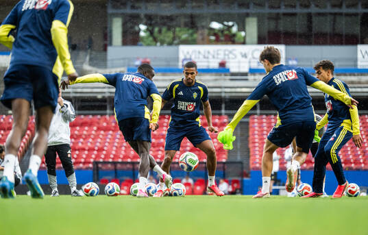 Ken Sema and Isak Hien of the Swedish national football