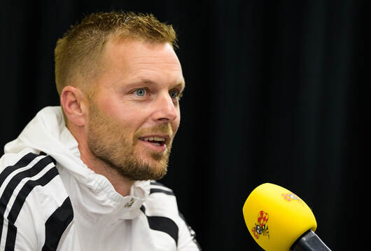 Assistant coach Sebastian Larsson of the Swedish men's