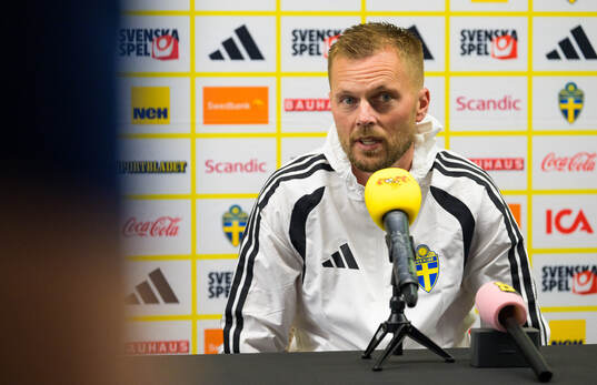 Assistant coach Sebastian Larsson of the Swedish men's