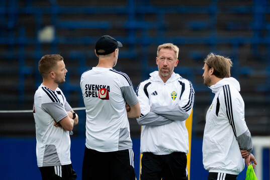 Assistant coach Sebastian Larsson, assistant coach Andreas