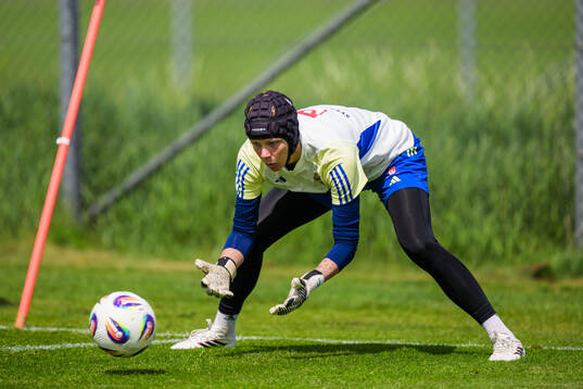 Goalkeeper Saga Andersson of Sweden