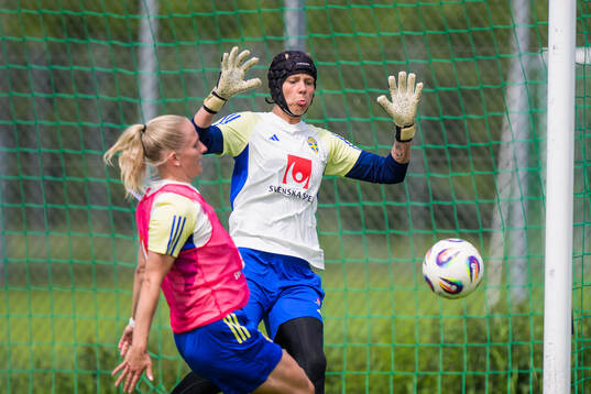 Goalkeeper Saga Andersson of Sweden