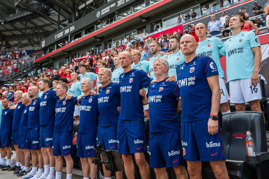 Head coach Ståle Solbakken and staff of Norway