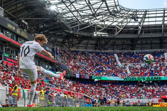 Martin Ødegaard of Norway with a corner kick