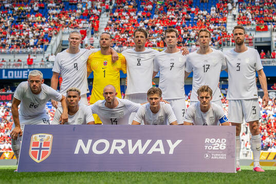 The starting eleven of Norway pose for a team photo