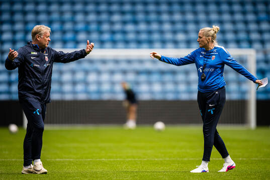 Bläddra bland fler bilder av Football, FIFA Women's World Cup Qualifier, Norway, training