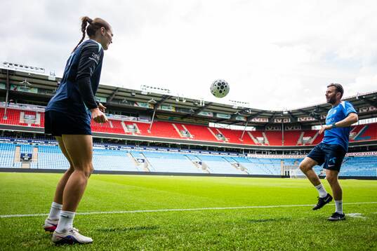 Assistant coach Mikey Harris of the Norwegian women’s