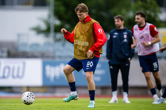 Kristian Lonebu of Norway warms up