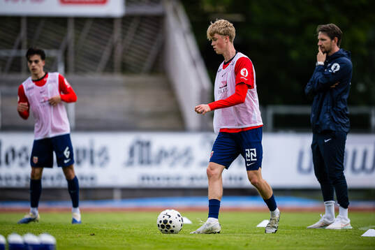 Niklas Fuglestad of Norway warms up