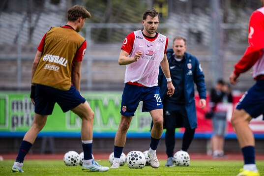 Niklas Ødegård of Norway warms up
