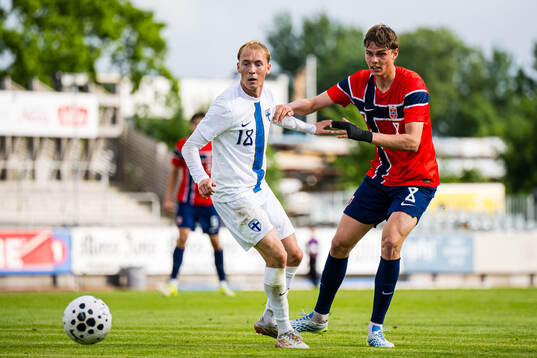 Liam Möller of Finland and Jens Hjertø-Dahl of Norway