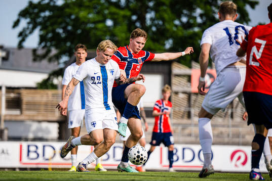 Miska Ylitolva of Finland and Kristian Lonebu of Norway