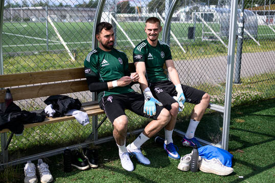 Amr Kaddoura och målvakt Marcus Pettersson