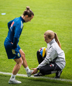 Julia Zigiotti Olme and physiotherapist Jenny Larsson of