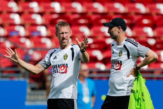 Head coach Graham Potter and assistant coach Andreas