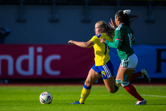 Matilda Nildén of Sweden and Ana Mendoza González of