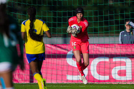 Goalkeeper Saga Andersson of Sweden