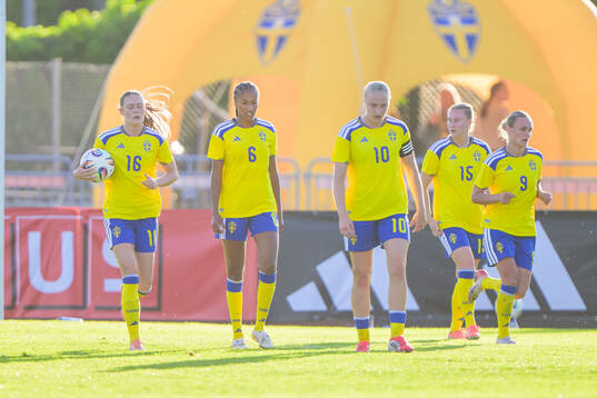 Svea Rehnberg, Cassandra Bogere and Wilma Leidhammar of