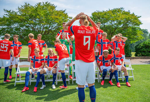 Erling Braut Haaland and players of the Norwegian national