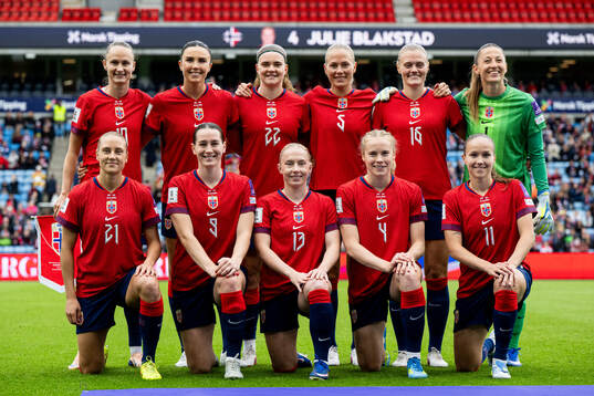 Starting eleven of Norway from top left, Caroline Graham
