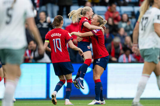 Thea Bjelde celebrates 1-0