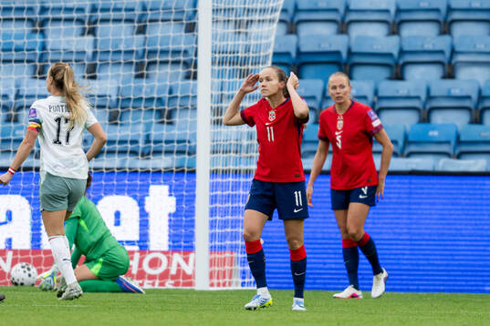 Thea Bjelde looks dejected