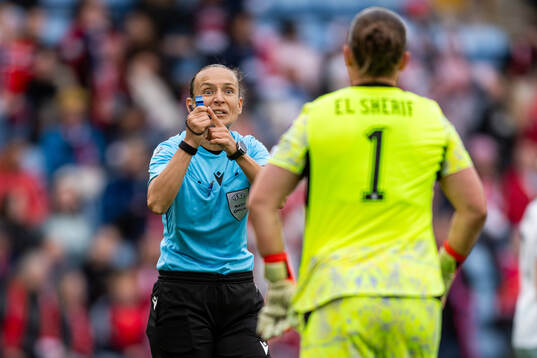 Ivana Projkovska, referee