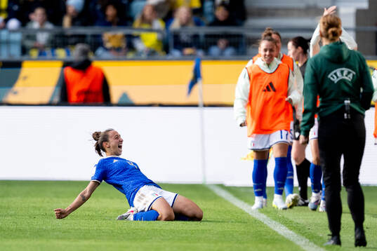 Federica D'Auria of Italy celebrates
