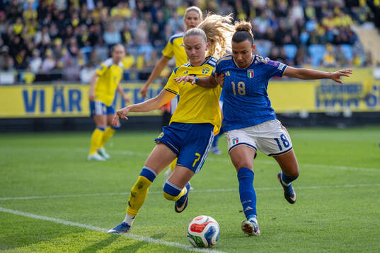 Matilda Vinberg of Sweden and Arianna Caruso of Italy