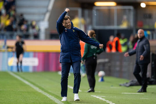 Head coach Tony Gustavsson of Sweden celebrates