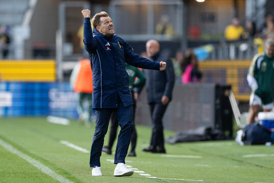 Head coach Tony Gustavsson of Sweden celebrates