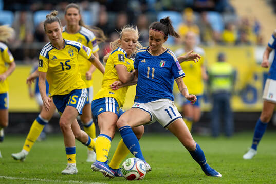 Smilla Holmberg of Sweden and Barbara Bonansea of Italy