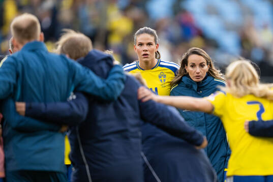 Bella Andersson and Kosovare Asllani of Sweden